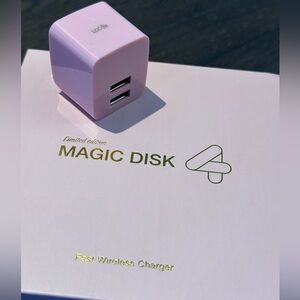 Magic Disk 4 Fast Wireless Charger with Pink USB Adapter